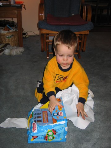 steven opens gifts